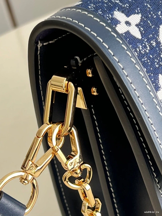 WIS DAUPHINE MM VUITTON LOUIS 1001